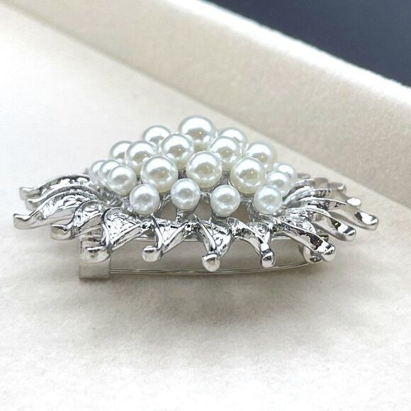Silver with White Pearl Round Sunflower Vintage Style Pin Back Brooch - Picture 4 of 7
